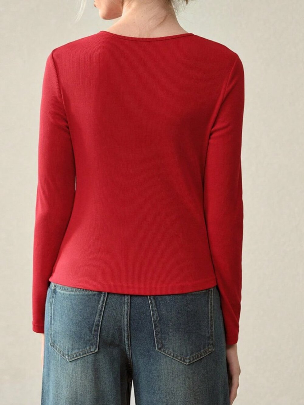 Red Casual Women's Ruched Knit Long Sleeve T-Shirt - Picture 2 of 6